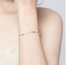 Load image into Gallery viewer, Feather Chain Bracelet
