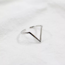 Load image into Gallery viewer, Geometric Pyramid Ring
